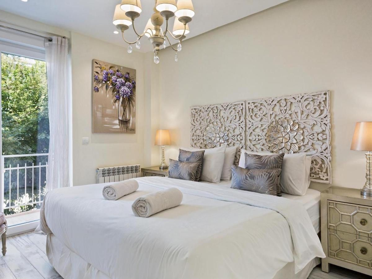 Sitges Spaces Mediterranean Apartments 4 Bedroom, 4 Bathroom, Huge Terrace, Jacuzzi- Sleeps 9 ภายนอก รูปภาพ