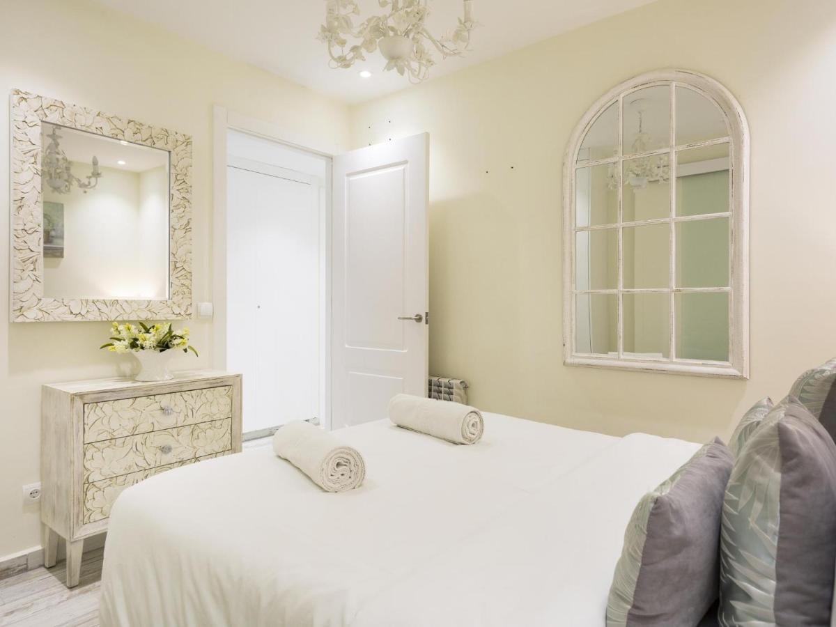 Sitges Spaces Mediterranean Apartments 4 Bedroom, 4 Bathroom, Huge Terrace, Jacuzzi- Sleeps 9 ภายนอก รูปภาพ